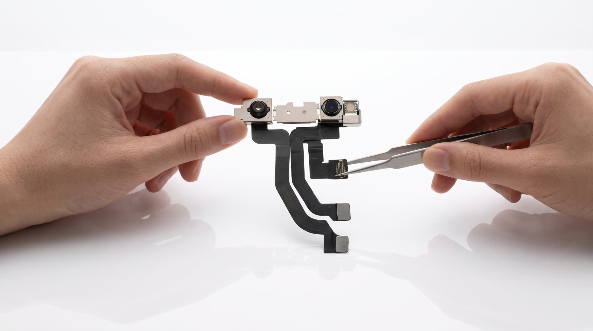 Face ID y sensores biométricos en Hello Service